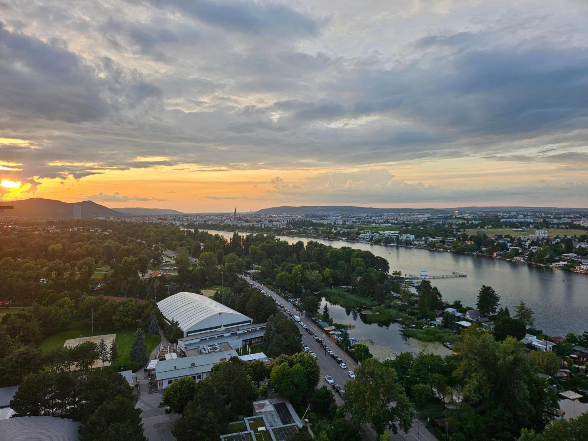 Yuki'S Place - Un-Vic, Danube Beach And Subway Near To Downtown Вена Экстерьер фото